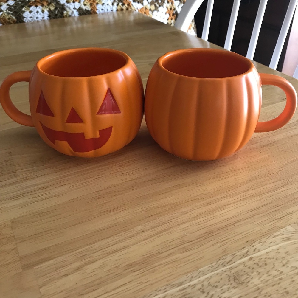 NEW Hallmark Smiling Pumpkin Sculpted Mug Set